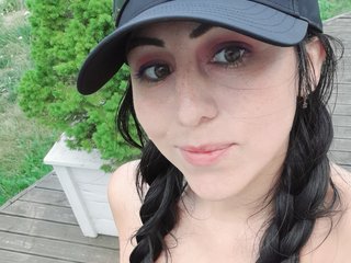I Am A Brunette, My Age Is 30 Years Old! I Am Named Malakmente