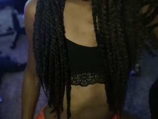 A Webcam Sexy Woman Is What I Am! I'm 22 Yrs Old, People Call Me Browniecakez