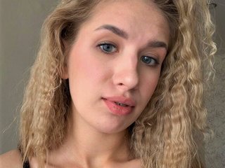I'm A Sex Chat Graceful Babe, My Age Is 26 Years Old
