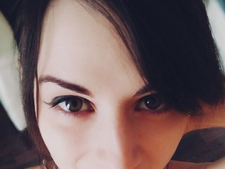 A Sex Cam Desirable Female Is What I Am, My Model Name Is YvieLowe