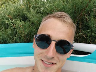 I Am A Blonde! I'm 23 Years Of Age 2