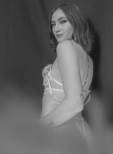 CaseyBloom Black or white ? photo 6526800