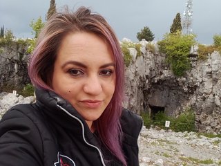 I'm 33 Years Old! I Am A Blonde