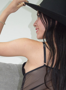 AlisonRouse09 a sexy lady dressed in black photo 6444692