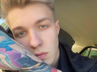 19 Is My Age! I Am A Blonde