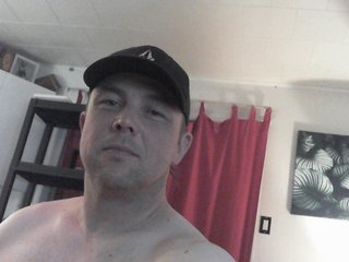 I Am A Brunette! Quebec Is Where I Live