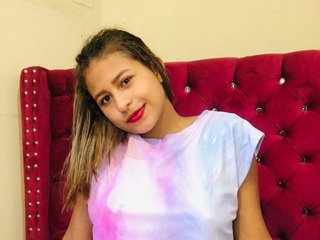 I'm 19 Years Of Age And My Model Name Is Anna-holly