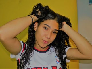 A Camwhoring Suave Female Is What I Am! Bucaramanga Is Where I Come From! I Am Named EmilyRihanna