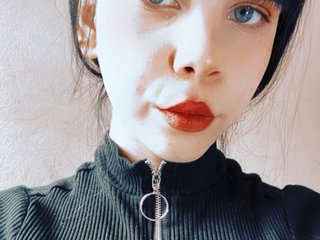 I'm 19 Yrs Old And I'm A Live Webcam Sensual Chick