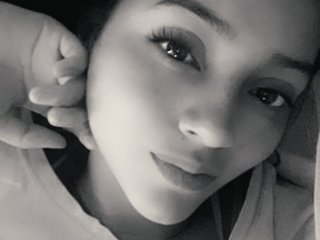 I Am A Brunette And My Age Is 20 Yrs Old And I Live In BogotÃ¡