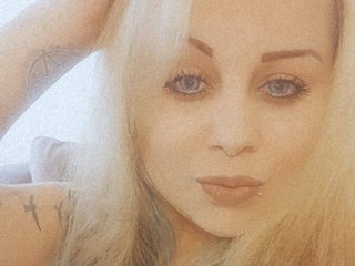 I Am A Brunette! I'm A Sex Webcam Dreamy Chick And I Come From Lom