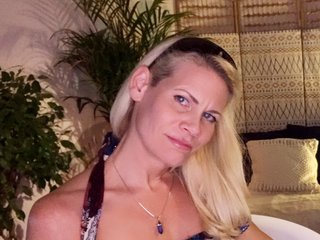 A Live Chat Delectable Hottie Is What I Am, I Am A Blonde And I Am From On My Bike
