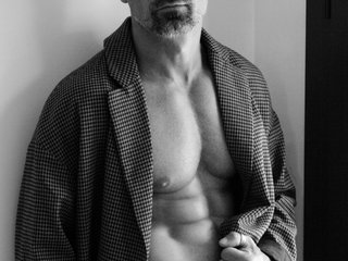 I Am A Brunette! My BongaCams Model Name Is Alphalyon6969