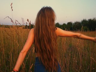 I Am A Brunette! I'm A Camming Graceful Gal, My Age Is 19 Years Old