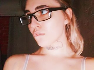 My BongaCams Model Name Is Hotiemils! I Am A Blonde! I'm 19 Yrs Old