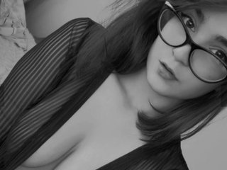 I'm 18 Years Old, A Cam Desirable Babe Is What I Am