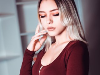I Am A Blonde! A Camwhoring Hot Babe Is What I Am, Kiev Is Where I Live