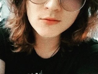 I Am A Blonde, 20 Is My Age