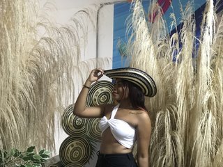 Cartagena Is Where I Come From And My Age Is 20 Yrs Old And I'm A Live Chat Good-looking Female