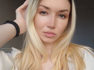 A Camming Hot Babe Is What I Am, People Call Me Katatsumuria, I Am A Blonde