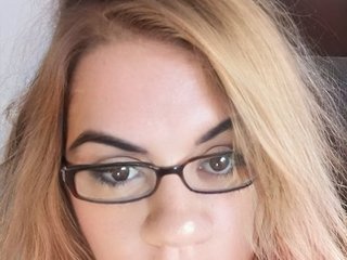 I Am A Blonde! I'm A Camwhoring Graceful Bimbo
