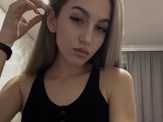 My Age Is 18 Yrs Old And I'm A Cam Easy Girl! I Am A Blonde