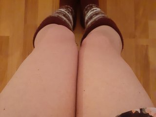 I'm 33 Yrs Old, I Am A Brunette