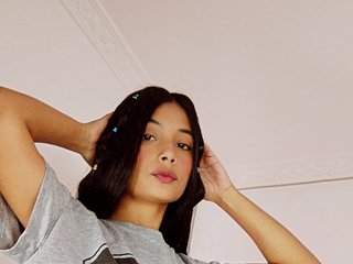I Am A Brunette, Medellin Is Where I Live! I'm A Camming Delectable Babe