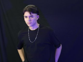 I'm 18 Yrs Old! People Call Me Karl-cooper