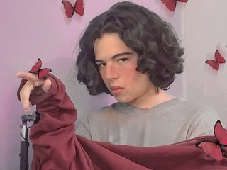 I Live In Venezuela, I Am A Brunette! 18 Is My Age