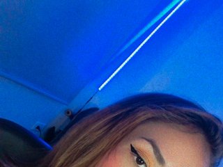I Live In MedellÃ­n, Colombia, I'm A Live Webcam Desirable Sweet Thing! My Age Is 19 Yrs Old