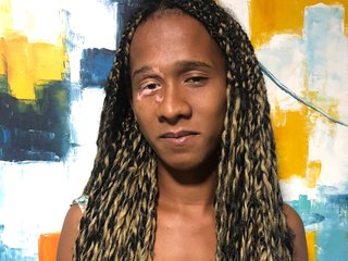 I'm A Sex Chat Beautiful She-male And My Age Is 20 Years Old