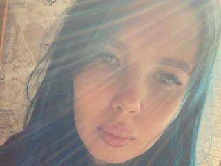 I Am A Brunette And I'm A Camming Charming Babe