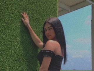 People Call Me Miadanielaxxx! I'm A Sex Cam Gorgeous Trans-sexual, I Am A Brunette