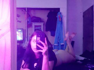 I Am A Blonde, A Camwhoring Beautiful Babe Is What I Am