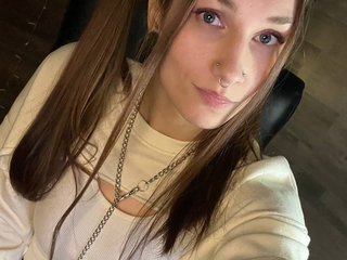 I'm 20 Years Old! I Am A Redhead! I Am Named Allikobayn