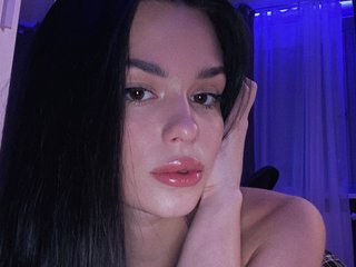 My Model Name Is EricaSmiths And I'm 19 Years Old! A Live Cam Hot Gal Is What I Am