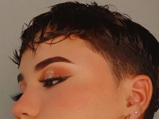 I Am A Brunette And I'm 19