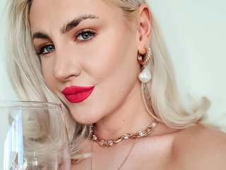 I Am A Blonde! A Live Webcam Good-looking Woman Is What I Am