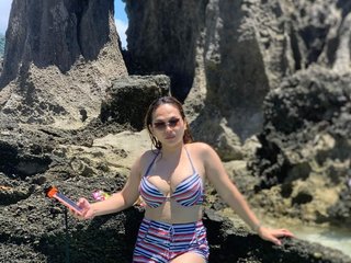 I Am A Blonde And At BongaCams People Call Me SammyBoobsie And I'm 26