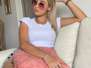 My Age Is 24 Years Old! A Sex Webcam Seductive Chick Is What I Am, I Am A Blonde