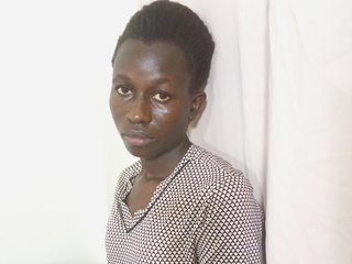 I Am A Brunette! At BongaCams I'm Named Sexyamelia