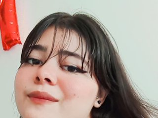 A Live Cam Charming Bimbo Is What I Am! I'm 19 Years Of Age And People Call Me Allison-af