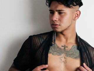 People Call Me Che-mos! I'm 20 Yrs Old And I Live In Medellin