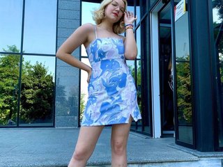 My BongaCams Model Name Is Aridance! I'm 18 Years Old