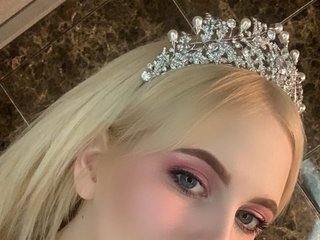 I Am A Redhead And A Live Cam Seductive Babe Is What I Am