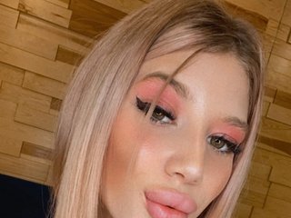 I'm 20 And I Am A Blonde, At BongaCams People Call Me BettyCross
