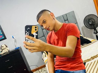 I Am A Brunette, My BongaCams Name Is Maxstart1