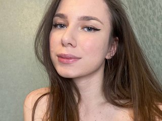 I'm 19 Years Old And I'm A Live Webcam Charming Hottie, I Am A Brunette