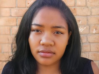 I Am Named Maellah! I'm A Camwhoring Eye-catching Chick! I Am A Brunette